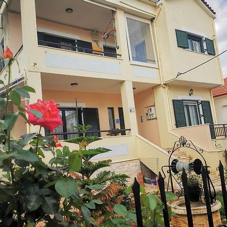 Studio Apartments Eirini Pyrgi Thermis Dış mekan fotoğraf