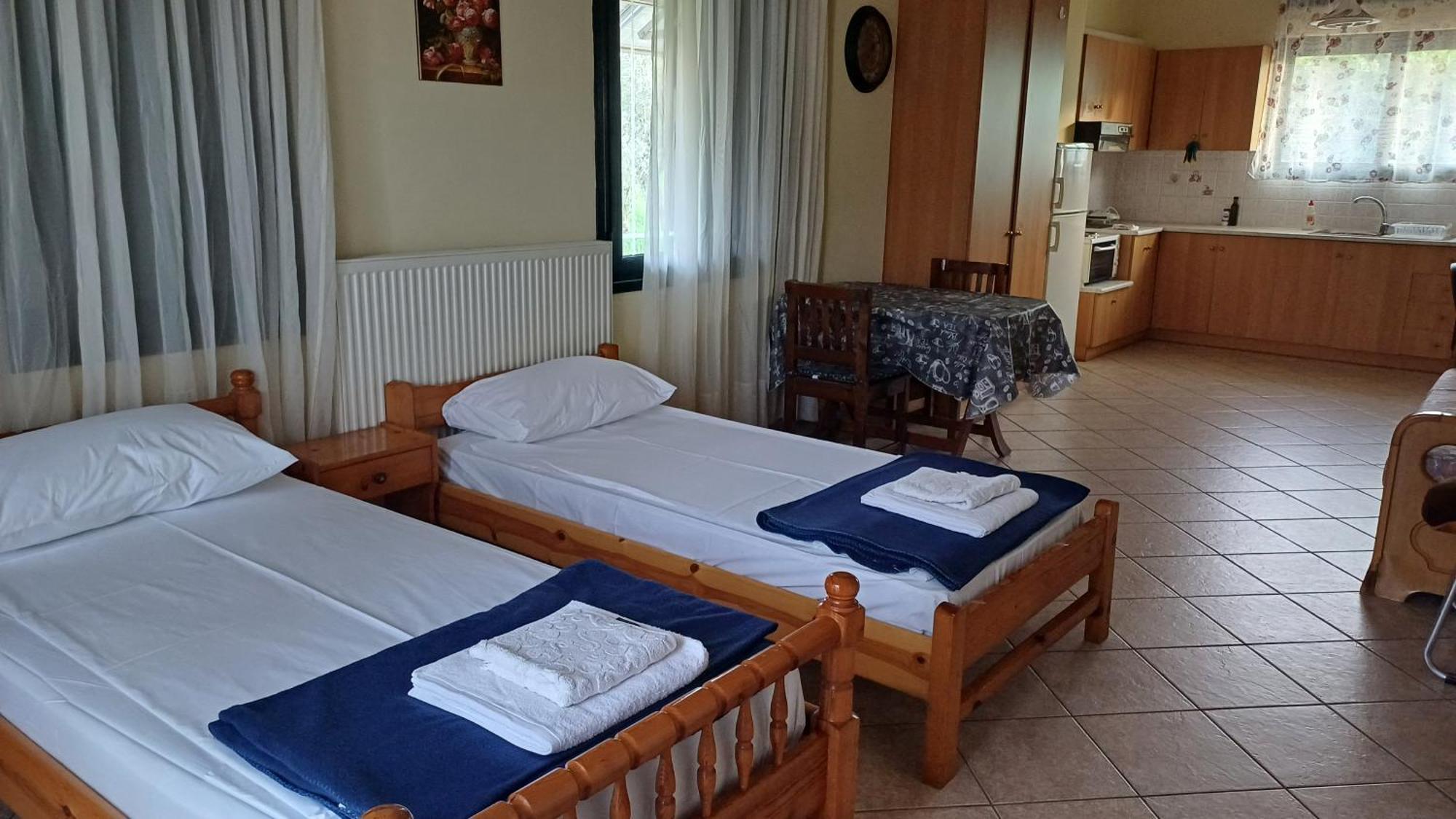 Studio Apartments Eirini Pyrgi Thermis Dış mekan fotoğraf